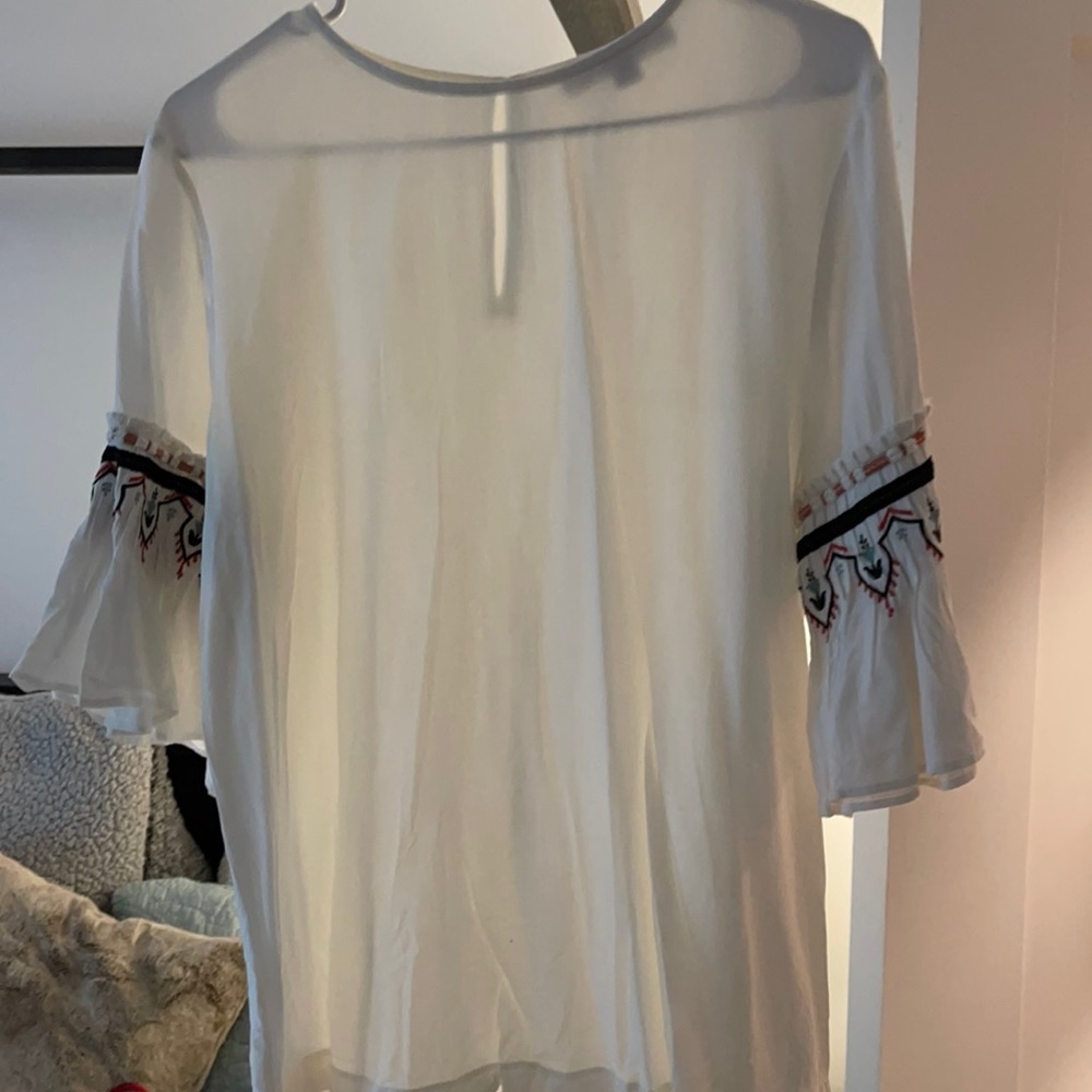 White with Aztec print sleeve blouse